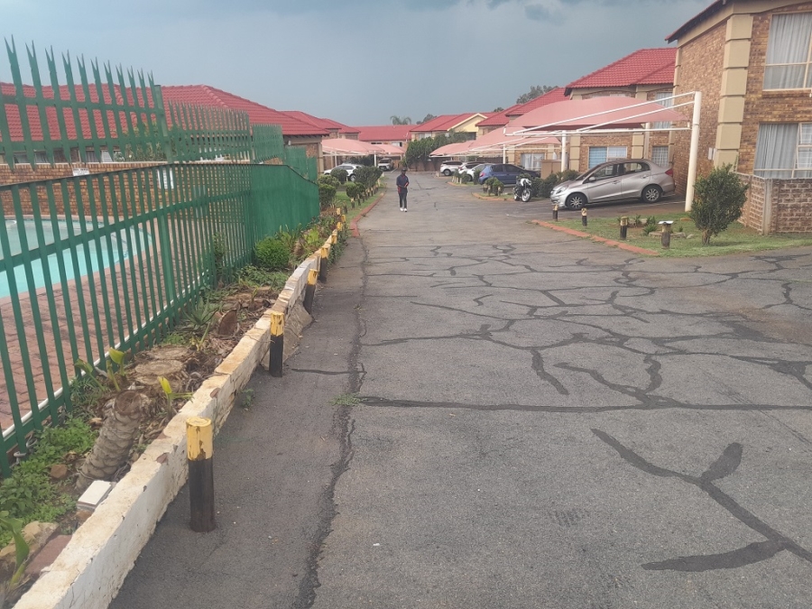 2 Bedroom Property for Sale in Liefde en Vrede Gauteng