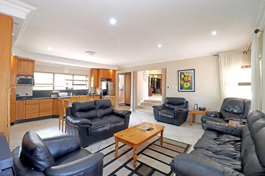 5 Bedroom Property for Sale in Dowerglen Ext 4 Gauteng