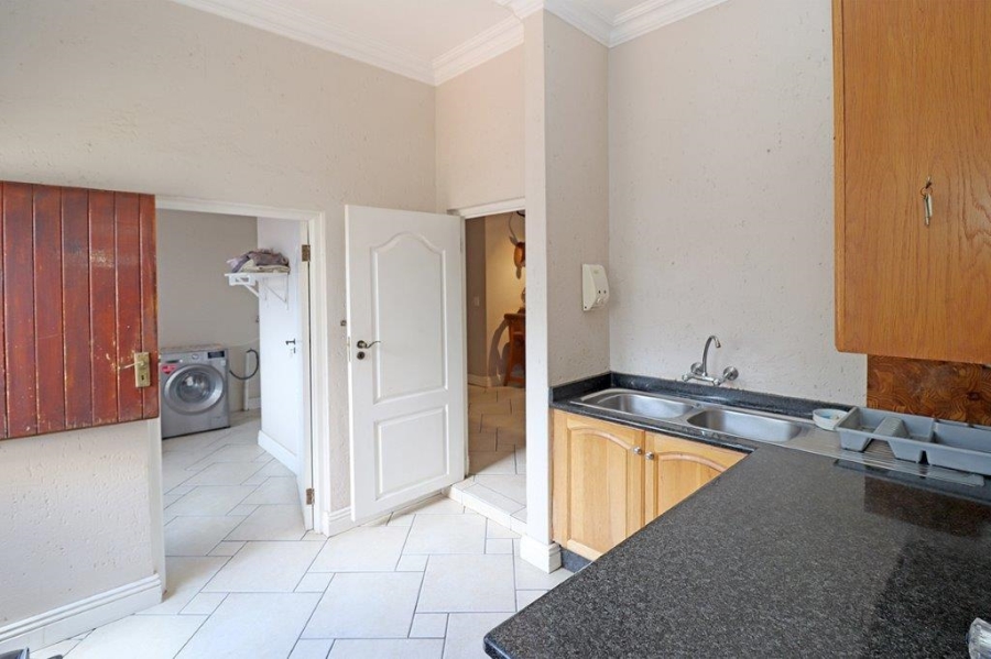 5 Bedroom Property for Sale in Dowerglen Ext 4 Gauteng