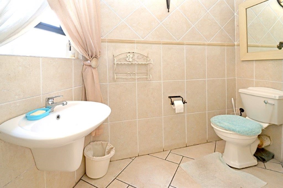 5 Bedroom Property for Sale in Dowerglen Ext 4 Gauteng