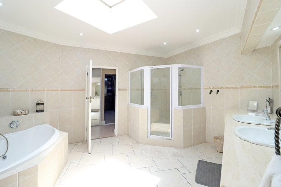 5 Bedroom Property for Sale in Dowerglen Ext 4 Gauteng