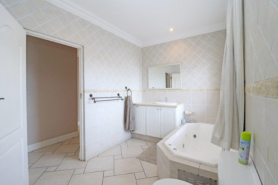 5 Bedroom Property for Sale in Dowerglen Ext 4 Gauteng