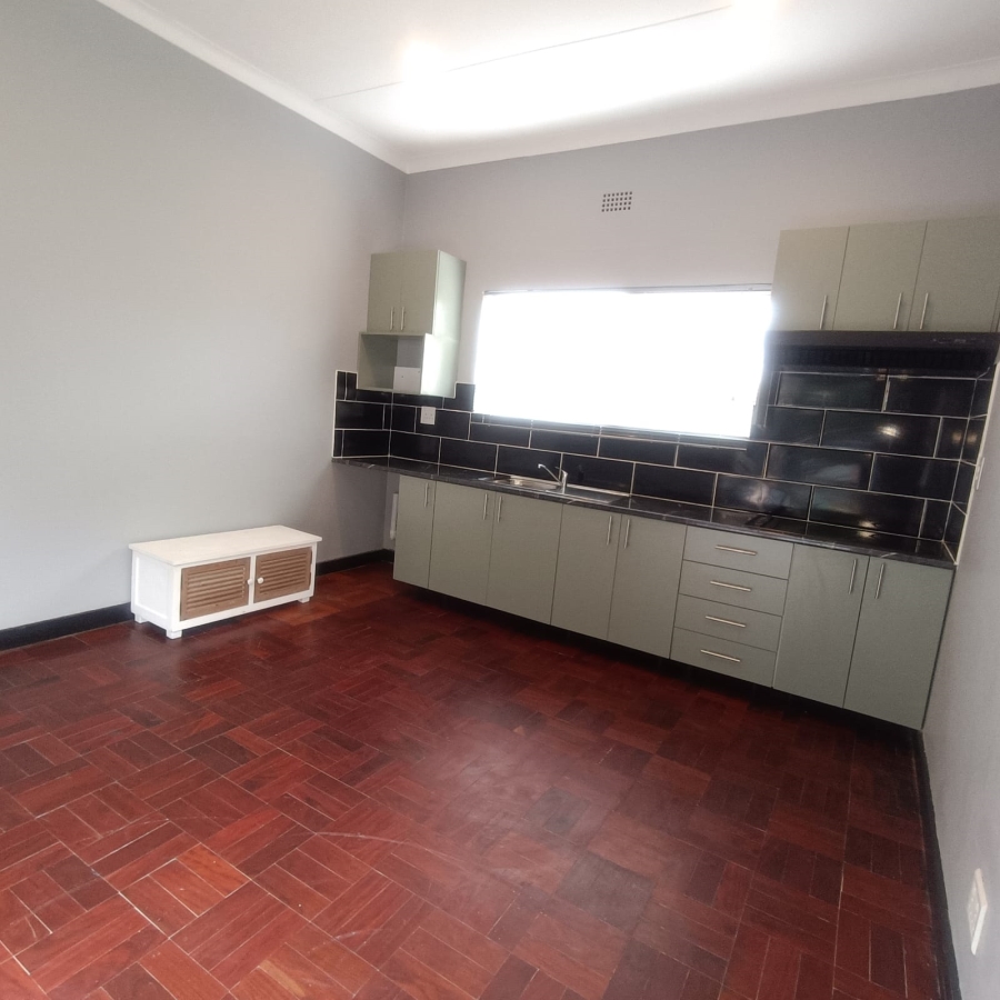To Let 2 Bedroom Property for Rent in Greenside Gauteng