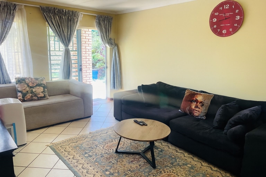 3 Bedroom Property for Sale in Die Hoewes Gauteng