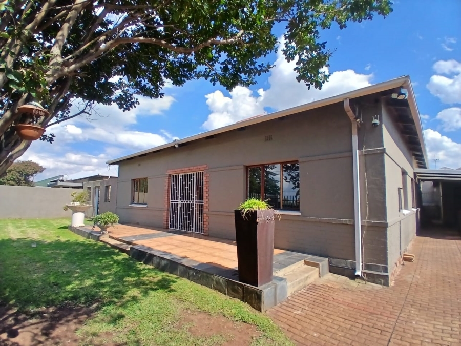 3 Bedroom Property for Sale in Dalview Gauteng