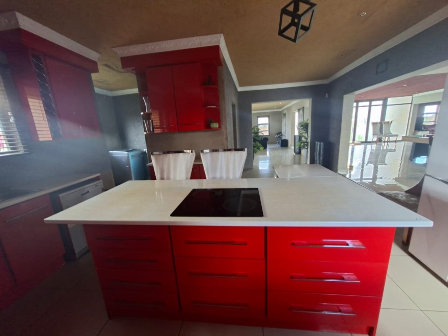 5 Bedroom Property for Sale in Selcourt Gauteng