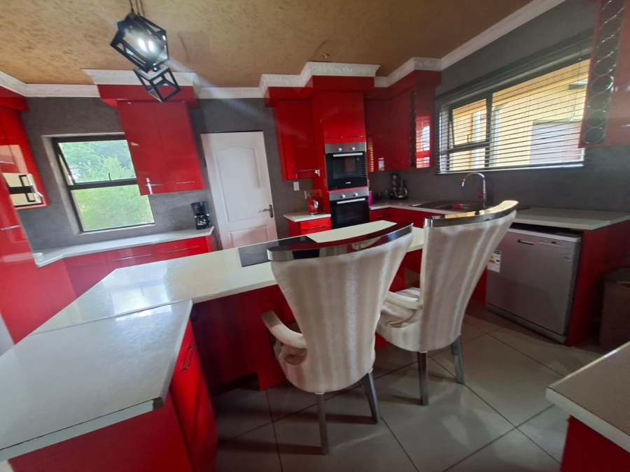 5 Bedroom Property for Sale in Selcourt Gauteng
