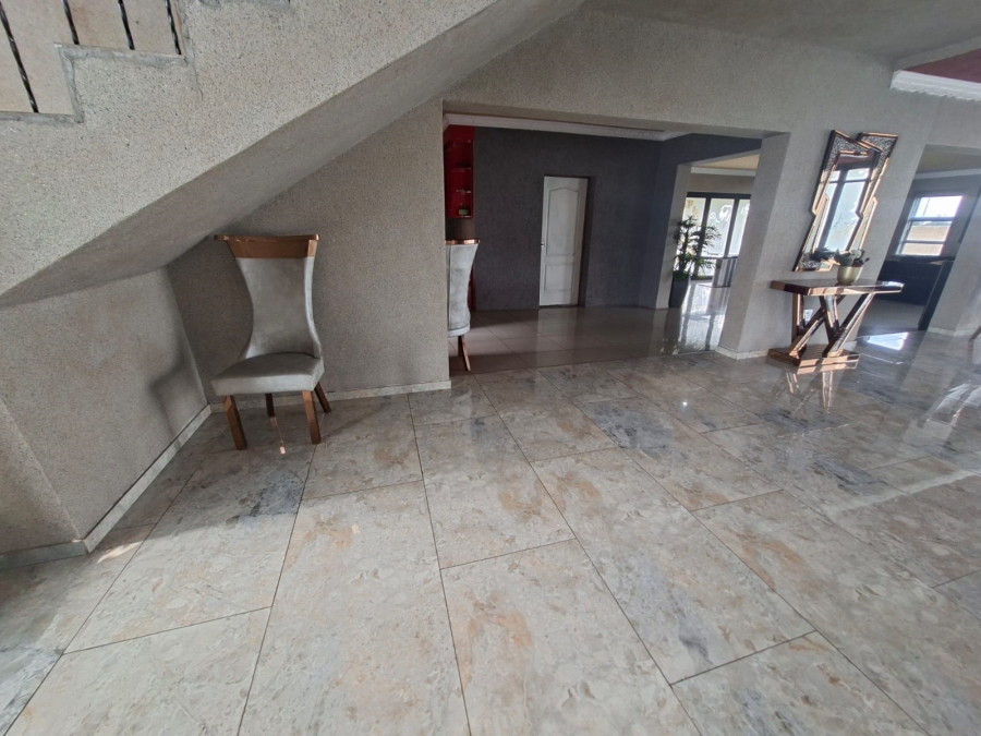 5 Bedroom Property for Sale in Selcourt Gauteng