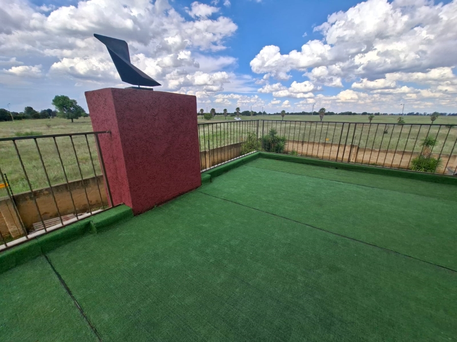 5 Bedroom Property for Sale in Selcourt Gauteng