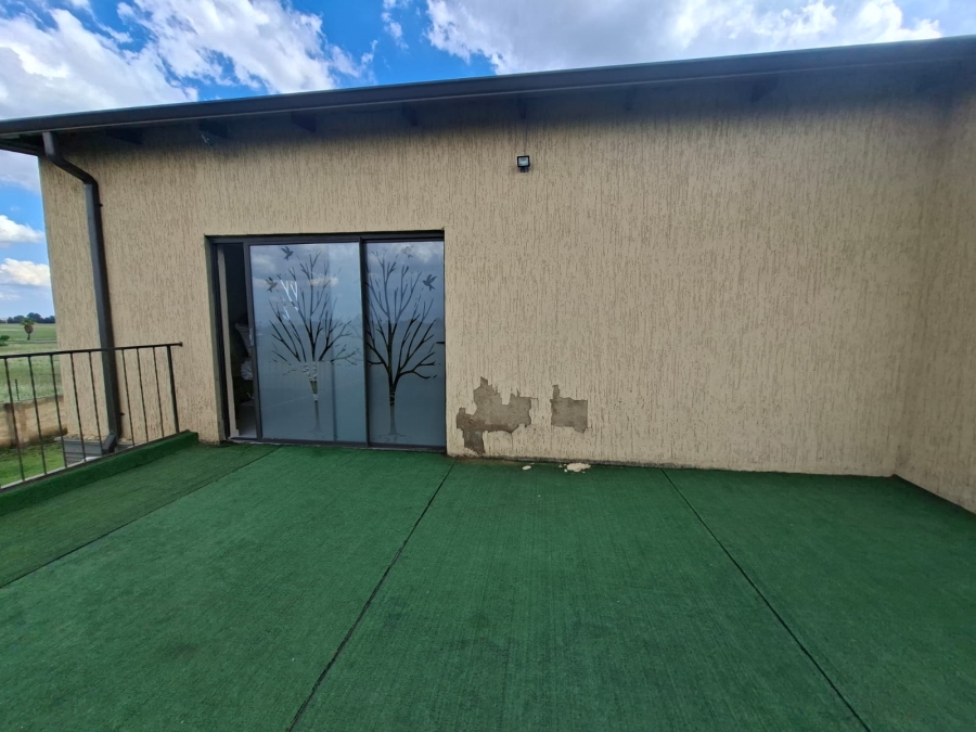 5 Bedroom Property for Sale in Selcourt Gauteng