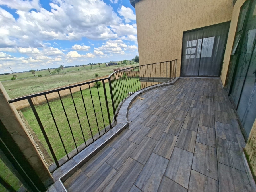 5 Bedroom Property for Sale in Selcourt Gauteng