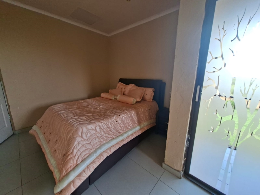 5 Bedroom Property for Sale in Selcourt Gauteng
