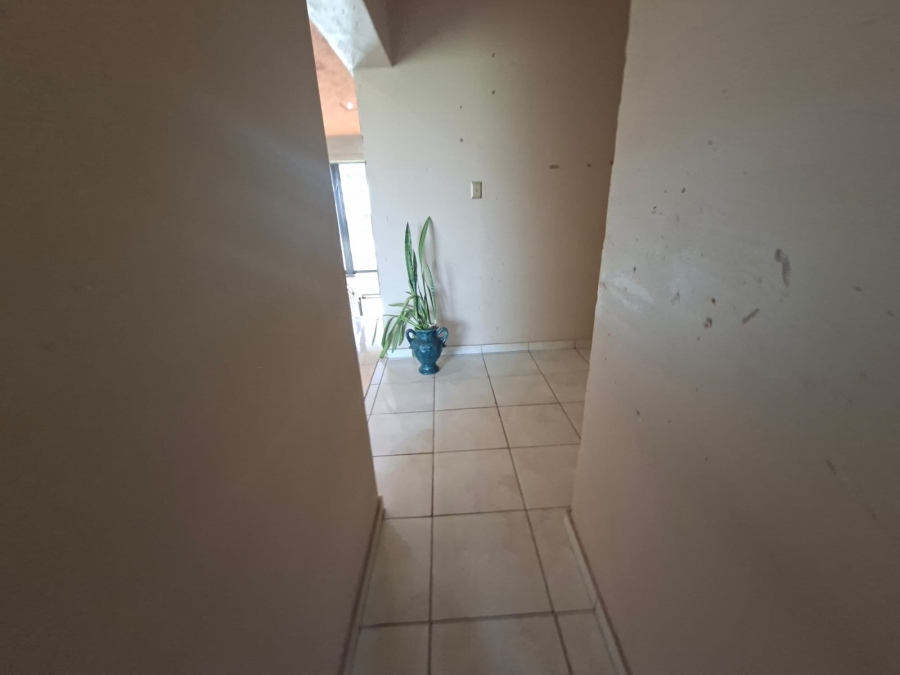 5 Bedroom Property for Sale in Selcourt Gauteng