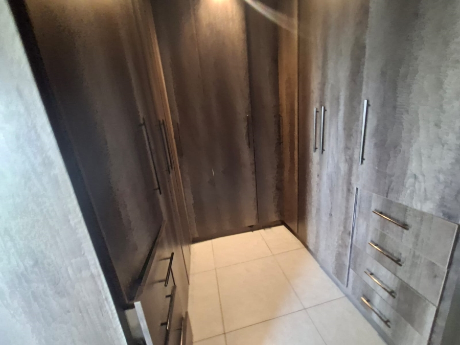 5 Bedroom Property for Sale in Selcourt Gauteng