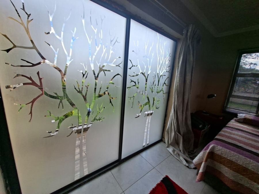 5 Bedroom Property for Sale in Selcourt Gauteng