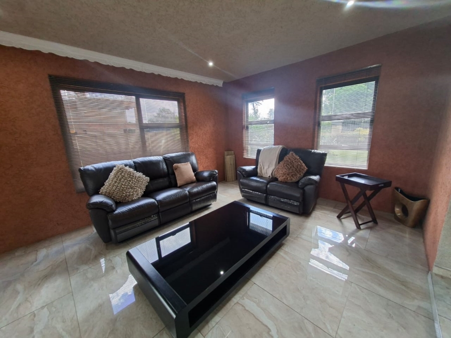 5 Bedroom Property for Sale in Selcourt Gauteng