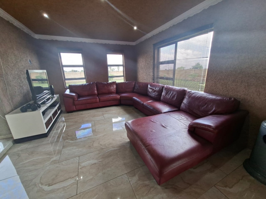 5 Bedroom Property for Sale in Selcourt Gauteng