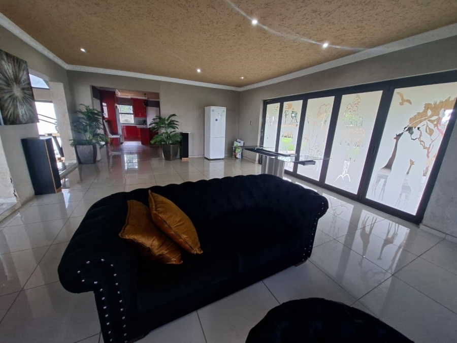 5 Bedroom Property for Sale in Selcourt Gauteng