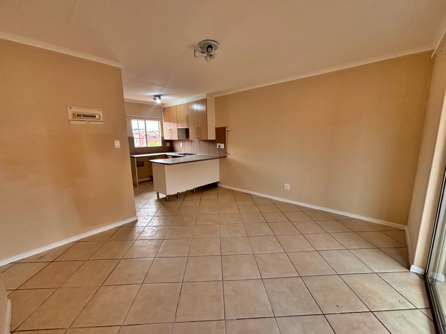 To Let 2 Bedroom Property for Rent in Monavoni Gauteng