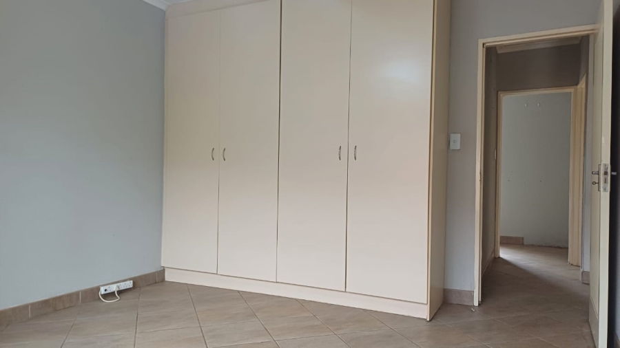2 Bedroom Property for Sale in Robinpark Gauteng