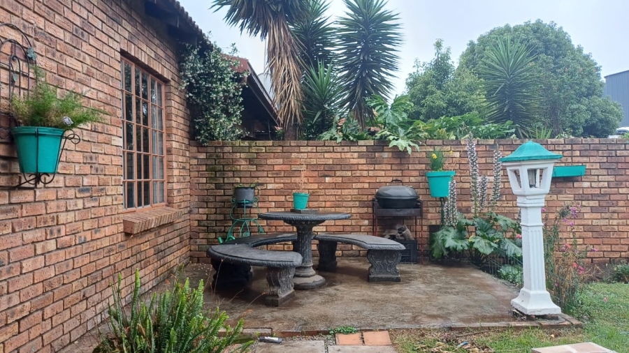 2 Bedroom Property for Sale in Robinpark Gauteng