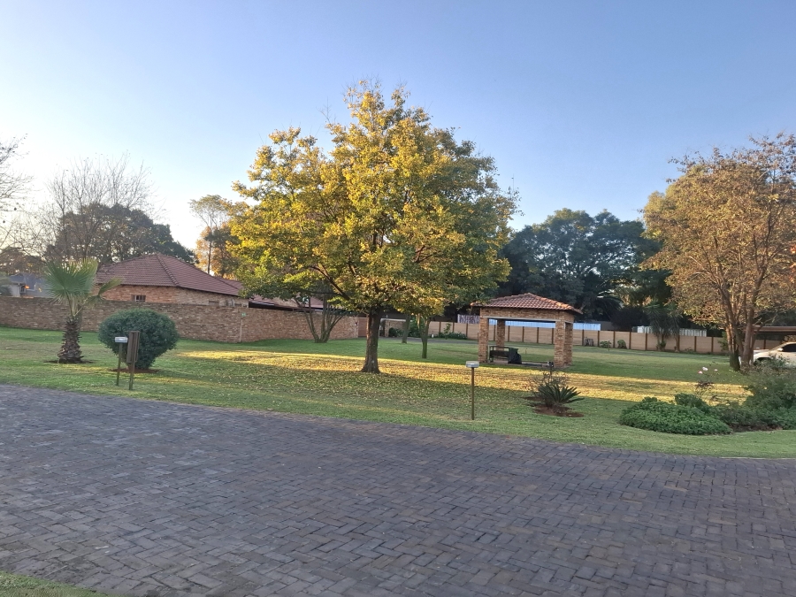 2 Bedroom Property for Sale in Robinpark Gauteng
