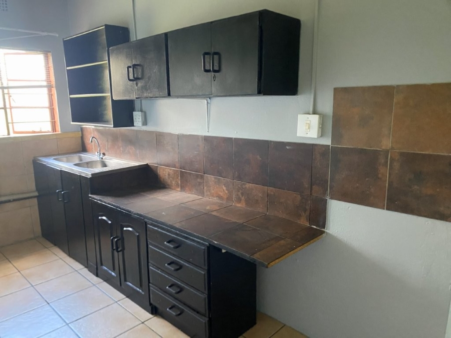 6 Bedroom Property for Sale in Grootvaly Gauteng