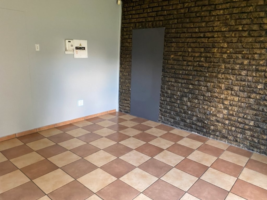 6 Bedroom Property for Sale in Grootvaly Gauteng