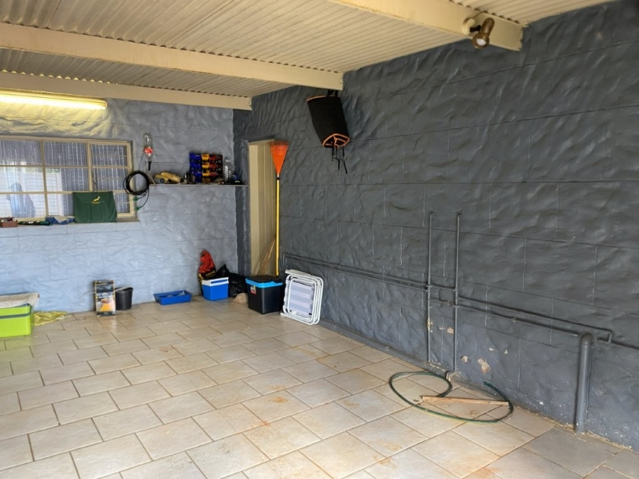 6 Bedroom Property for Sale in Grootvaly Gauteng