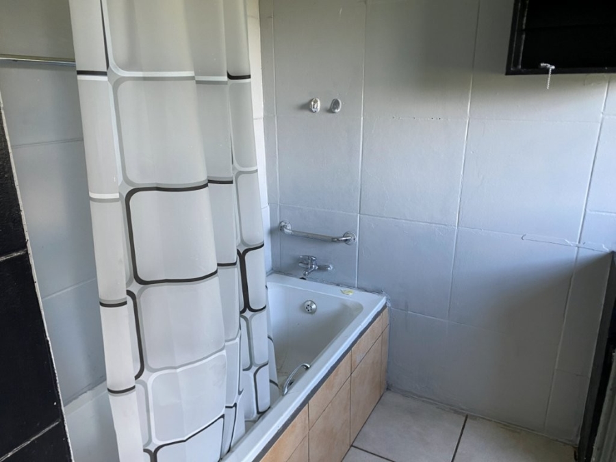 6 Bedroom Property for Sale in Grootvaly Gauteng