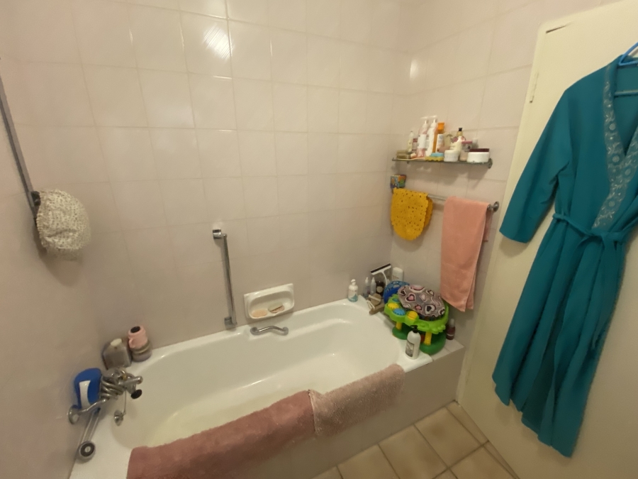 2 Bedroom Property for Sale in Magaliessig Gauteng