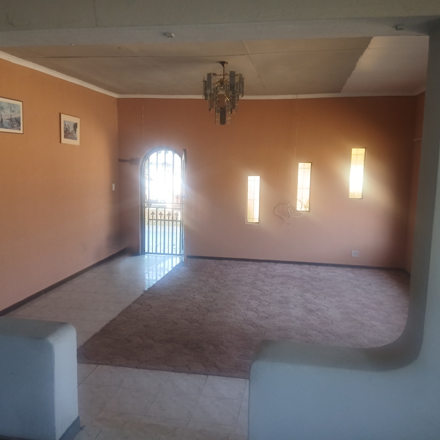 To Let 4 Bedroom Property for Rent in Ferryvale Gauteng