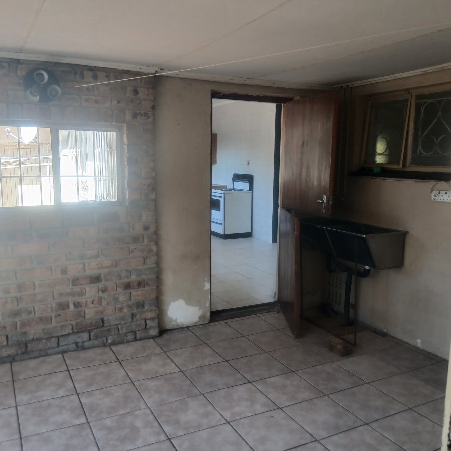 To Let 4 Bedroom Property for Rent in Ferryvale Gauteng