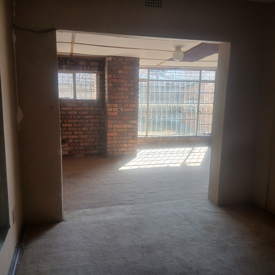 To Let 4 Bedroom Property for Rent in Ferryvale Gauteng
