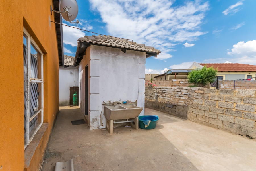 2 Bedroom Property for Sale in Bram Fischerville Gauteng