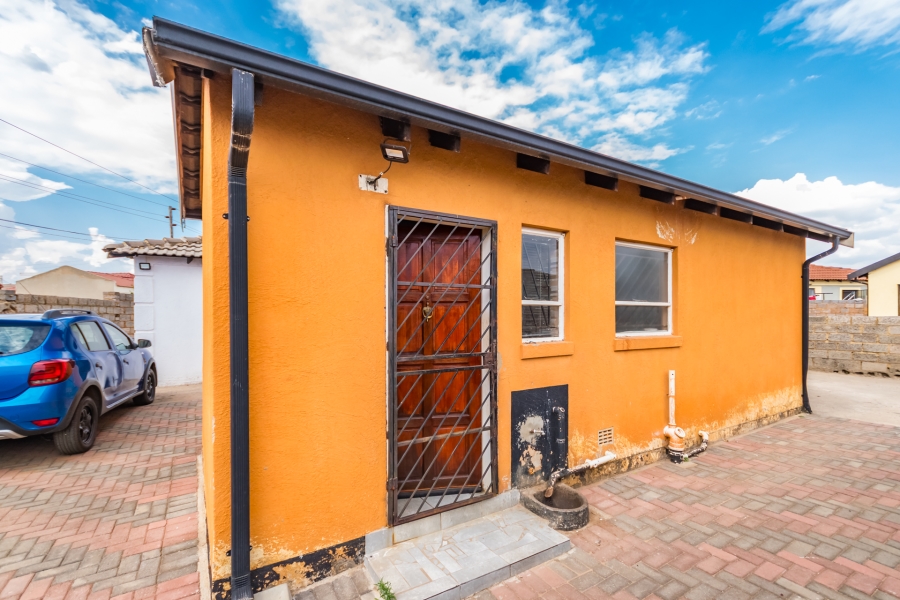 2 Bedroom Property for Sale in Bram Fischerville Gauteng