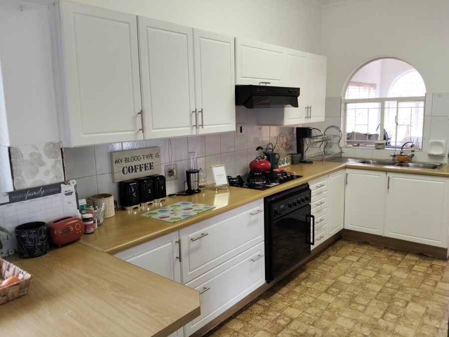 3 Bedroom Property for Sale in Garsfontein Gauteng