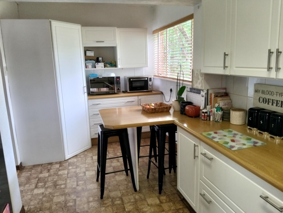 3 Bedroom Property for Sale in Garsfontein Gauteng