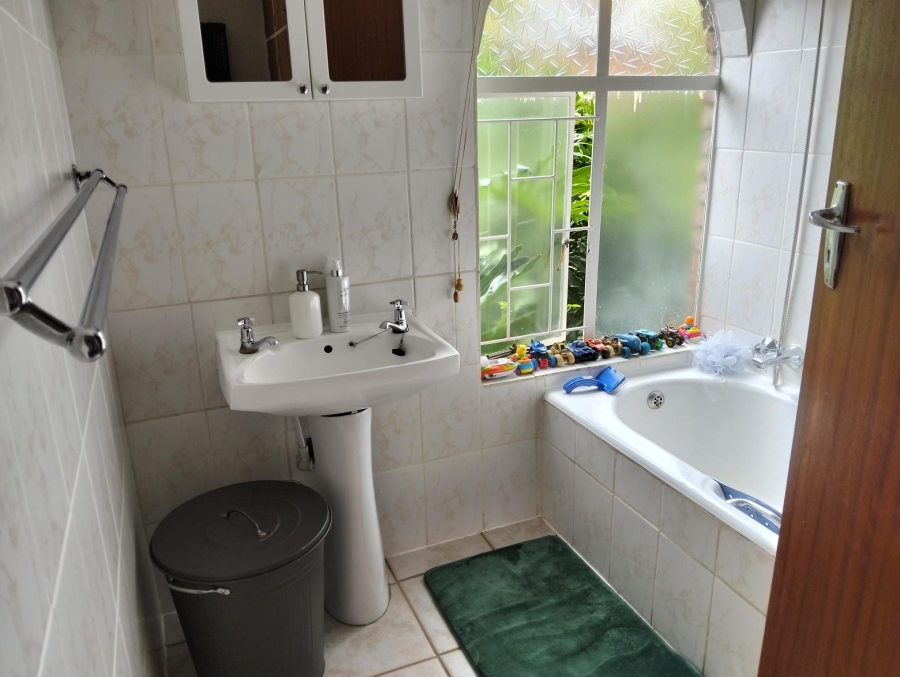 3 Bedroom Property for Sale in Garsfontein Gauteng