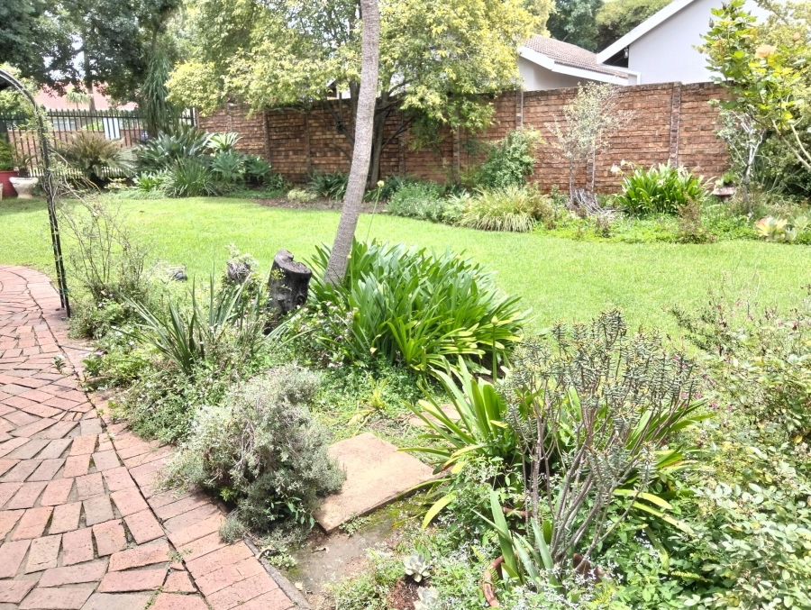 3 Bedroom Property for Sale in Garsfontein Gauteng