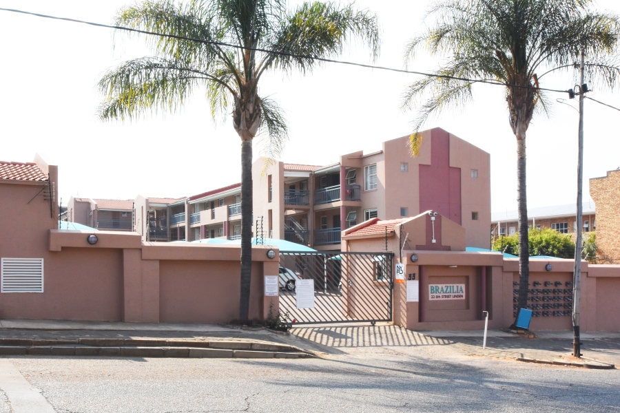 1 Bedroom Property for Sale in Linden Gauteng