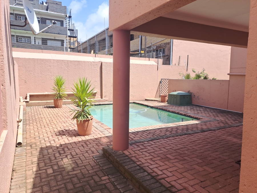 1 Bedroom Property for Sale in Linden Gauteng