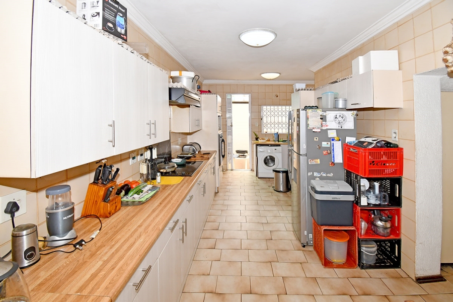 To Let 4 Bedroom Property for Rent in Bruma Gauteng