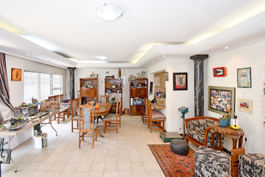 To Let 4 Bedroom Property for Rent in Bruma Gauteng