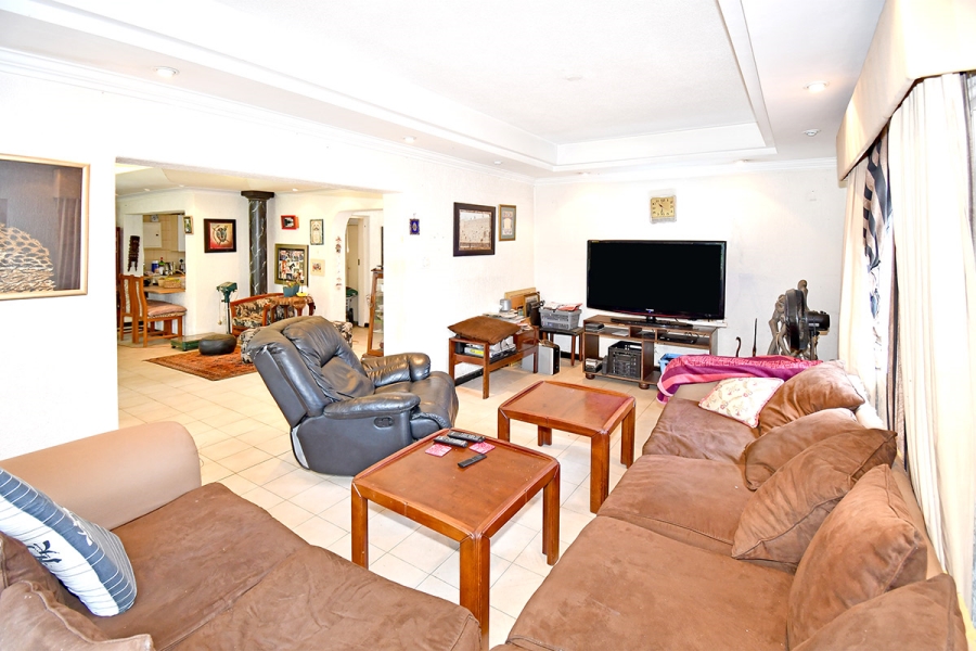 To Let 4 Bedroom Property for Rent in Bruma Gauteng