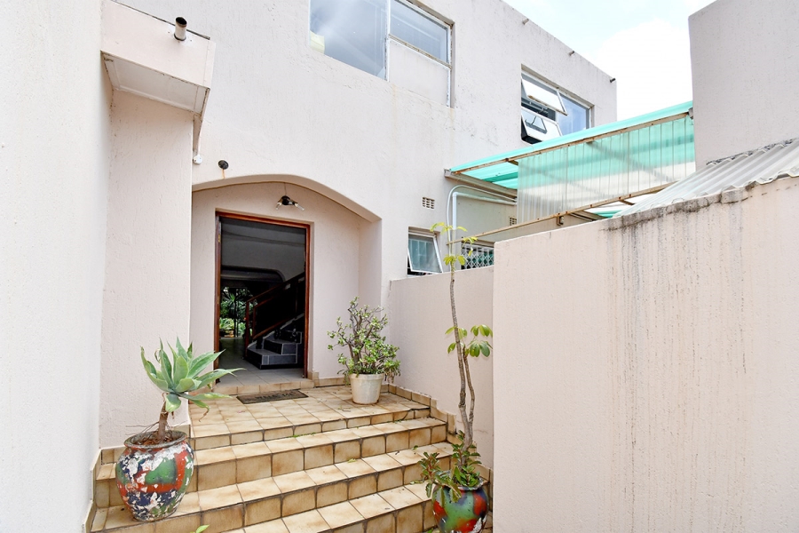 To Let 4 Bedroom Property for Rent in Bruma Gauteng