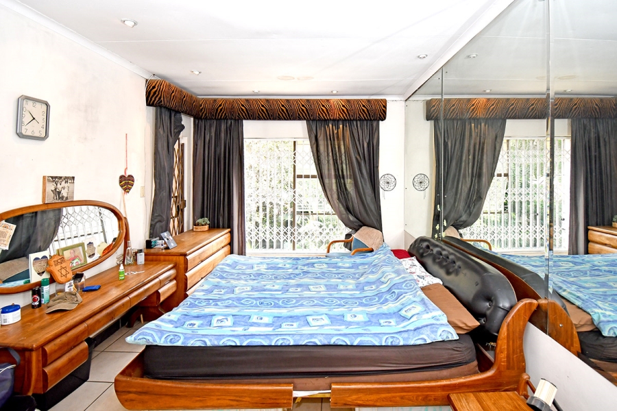 To Let 4 Bedroom Property for Rent in Bruma Gauteng