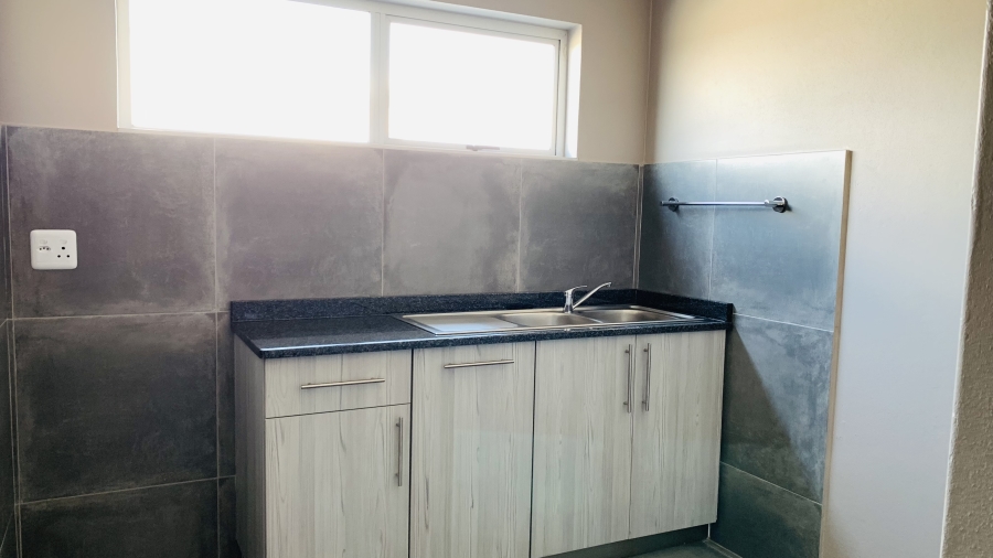 To Let commercial Property for Rent in Knoppieslaagte Gauteng