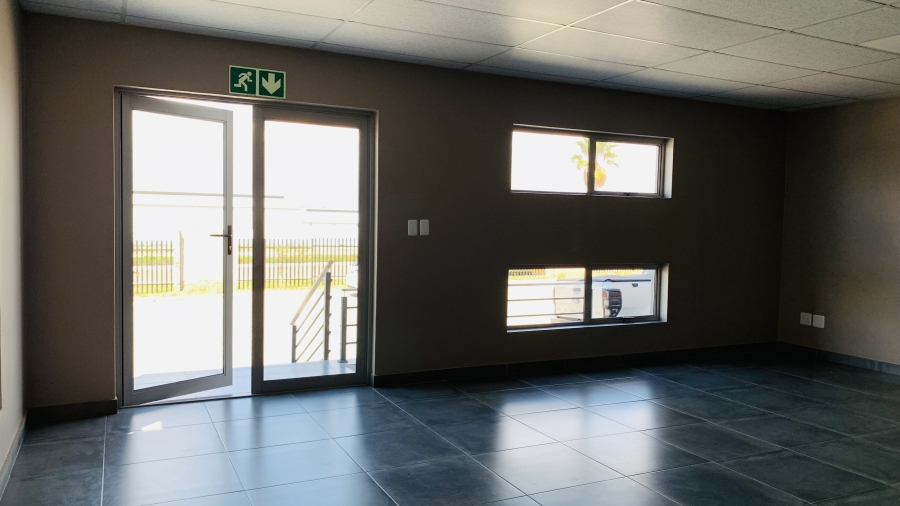 To Let commercial Property for Rent in Knoppieslaagte Gauteng