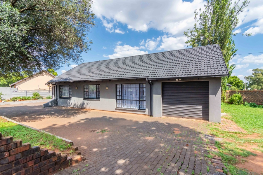 3 Bedroom Property for Sale in Fleurhof Gauteng